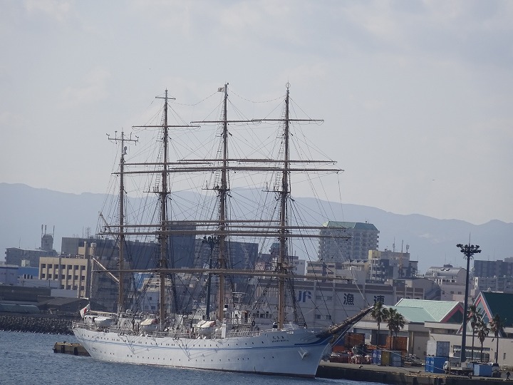 帆船　海王丸