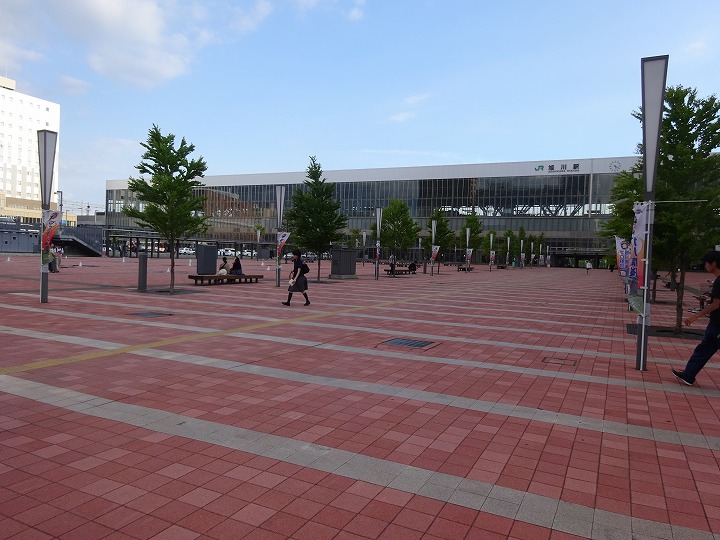 旭川駅前