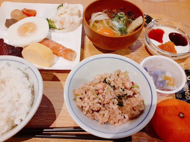 朝食