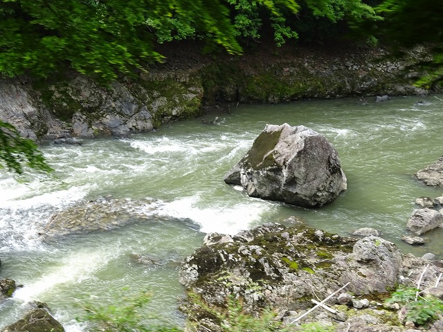 孫六岩